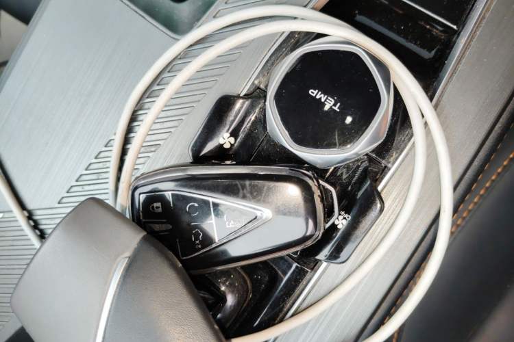 Used CHANGAN OSHAN Z6 New Energy 2023 ZhiDian iDD 150KM Flagship PLUS Smart Parking Edition Vehicle Key
