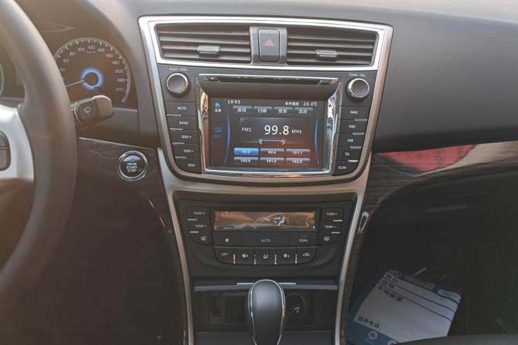 Used CHANGAN Raeton 2014 1.8T Automatic Flagship Anniversary Edition China IV Standard Audio And AC Panel