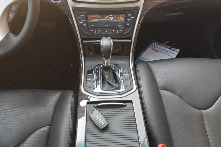 Used CHANGAN Raeton 2014 1.8T Automatic Flagship Anniversary Edition China IV Standard Gear Lever