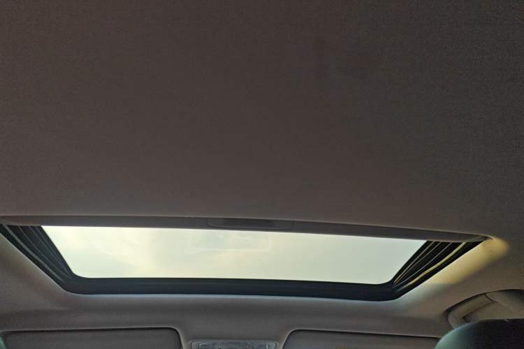 Used CHANGAN Raeton 2014 1.8T Automatic Flagship Anniversary Edition China IV Standard Headliner