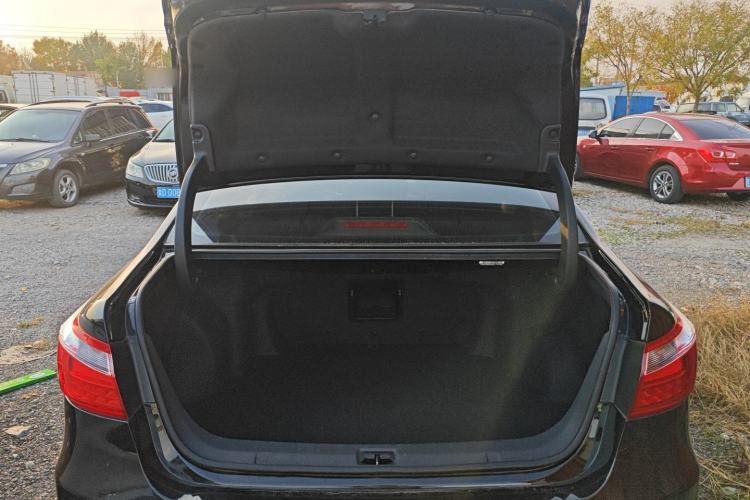 Used CHANGAN Raeton 2014 1.8T Automatic Flagship Anniversary Edition China IV Standard Trunk