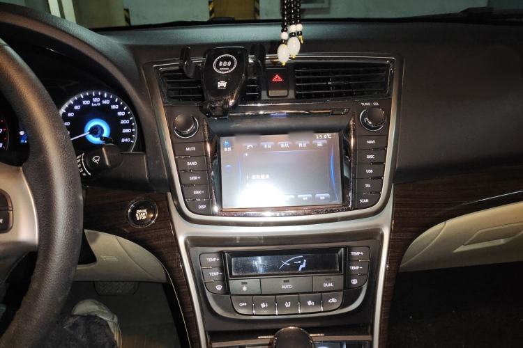 Used CHANGAN Raeton 2013 1.8T Automatic Prestige Model China IV Standard Audio And AC Panel