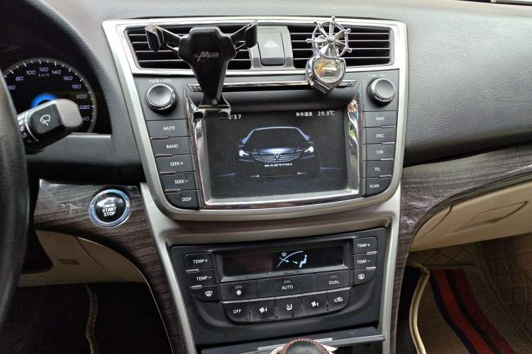 Used CHANGAN Raeton 2013 1.8T Automatic Prestige Model China V Standard Audio And AC Panel