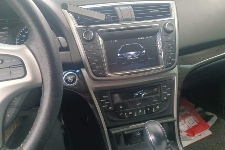 Used CHANGAN Raeton 2013 1.8T Automatic Flagship Model China IV Standard Audio And AC Panel