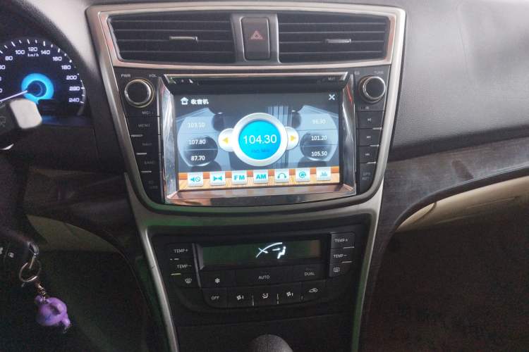 Used CHANGAN Raeton 2013 1.8T Automatic Elite Model China IV Standard Audio And AC Panel