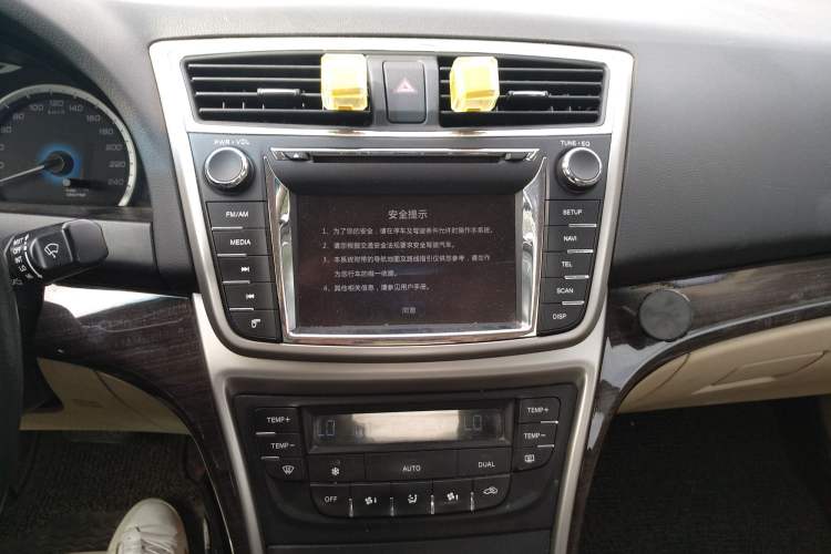 Used CHANGAN Raeton 2013 1.8T Automatic Elite Model China V Standard Audio And AC Panel