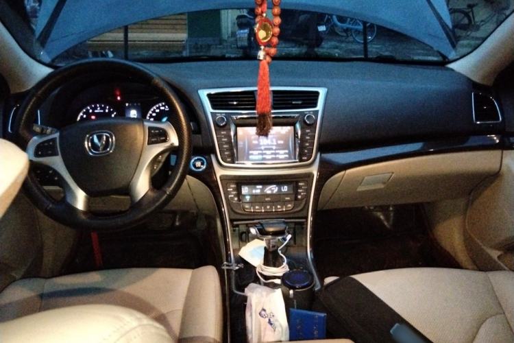 Used CHANGAN Raeton 2013 1.8T Automatic Prestige Model China IV Standard Center Console