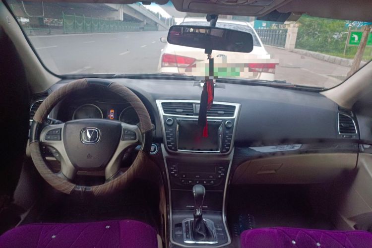 Used CHANGAN Raeton 2013 1.8T Automatic Prestige Model China V Standard Center Console