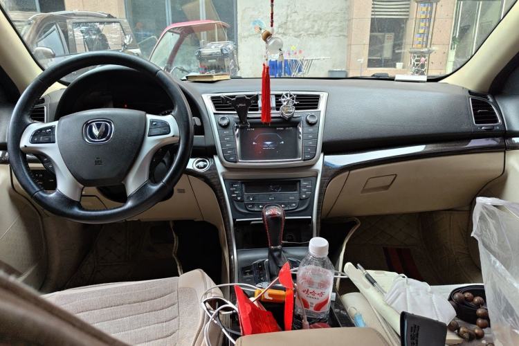 Used CHANGAN Raeton 2013 1.8T Automatic Prestige Model China V Standard Center Console