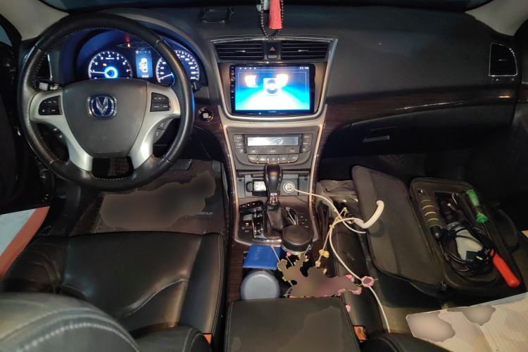 Used CHANGAN Raeton 2013 1.8T Automatic Prestige Model China IV Standard Center Console