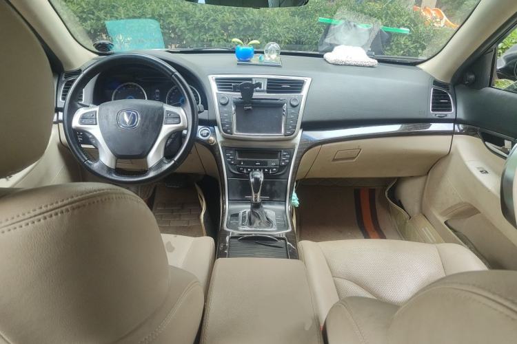 Used CHANGAN Raeton 2013 1.8T Automatic Prestige Model China IV Standard Center Console