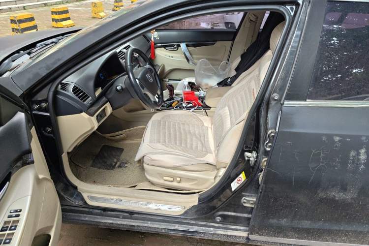 Used CHANGAN Raeton 2013 1.8T Automatic Prestige Model China V Standard Driver Seat