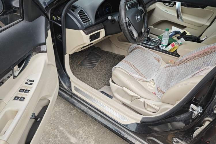 Used CHANGAN Raeton 2013 1.8T Automatic Elite Model China IV Standard Driver Seat