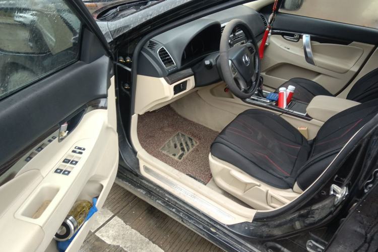 Used CHANGAN Raeton 2013 1.8T Automatic Elite Model China IV Standard Driver Seat