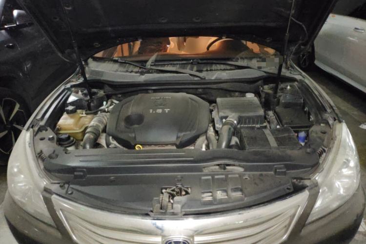 Used CHANGAN Raeton 2013 1.8T Automatic Prestige Model China IV Standard Engine Bay