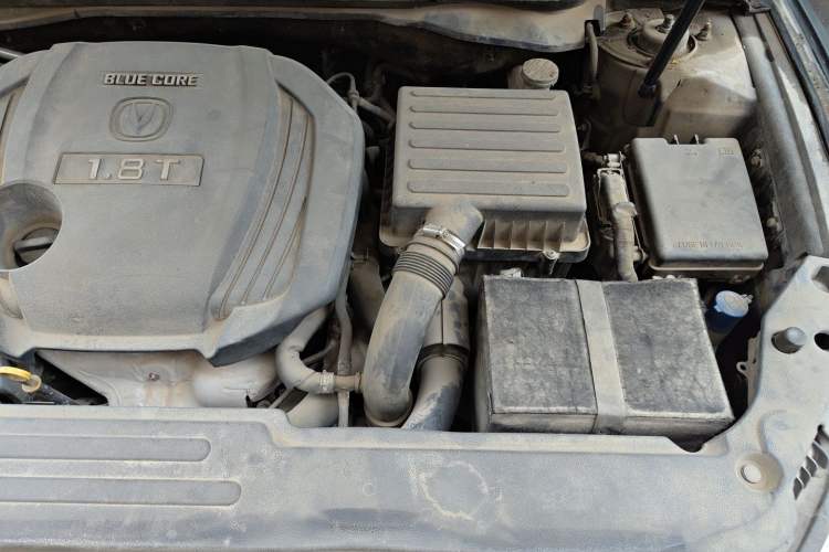 Used CHANGAN Raeton 2013 1.8T Automatic Prestige Model China V Standard Engine Bay Left