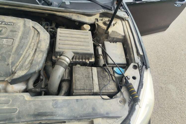 Used CHANGAN Raeton 2013 1.8T Automatic Prestige Model Engine Bay Left