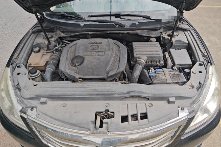 Used CHANGAN Raeton 2013 1.8T Automatic Elite Model China IV Standard Engine Bay