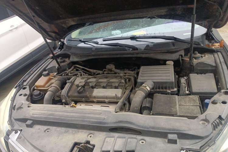 Used CHANGAN Raeton 2013 1.8T Automatic Prestige Model China IV Standard Engine Bay