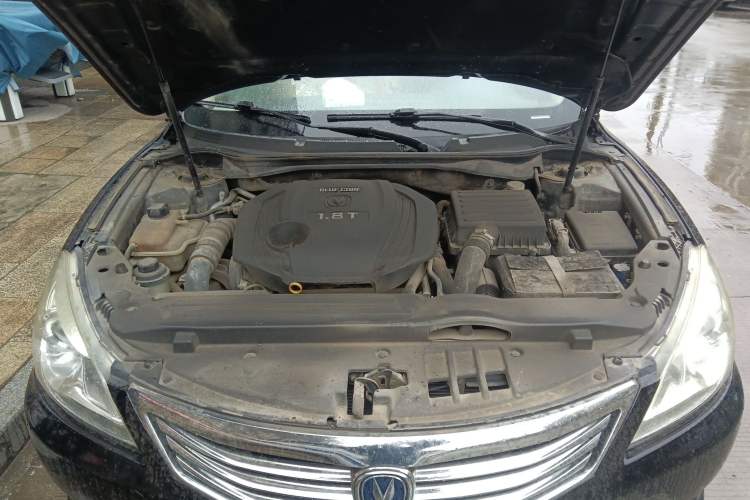 Used CHANGAN Raeton 2013 1.8T Automatic Elite Model China IV Standard Engine Bay