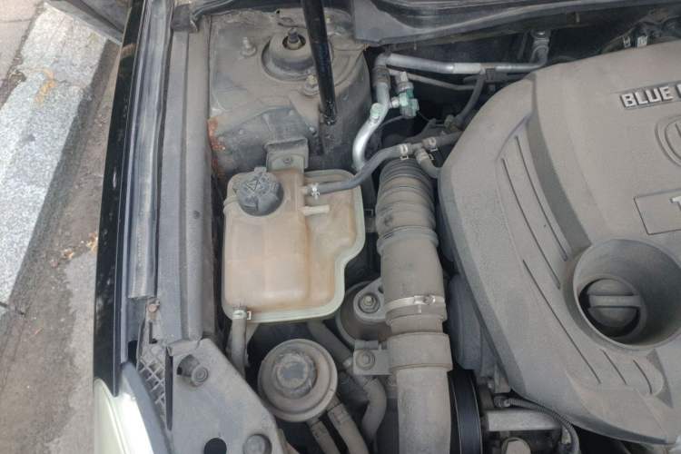 Used CHANGAN Raeton 2013 1.8T Automatic Prestige Model China V Standard Engine Bay Right