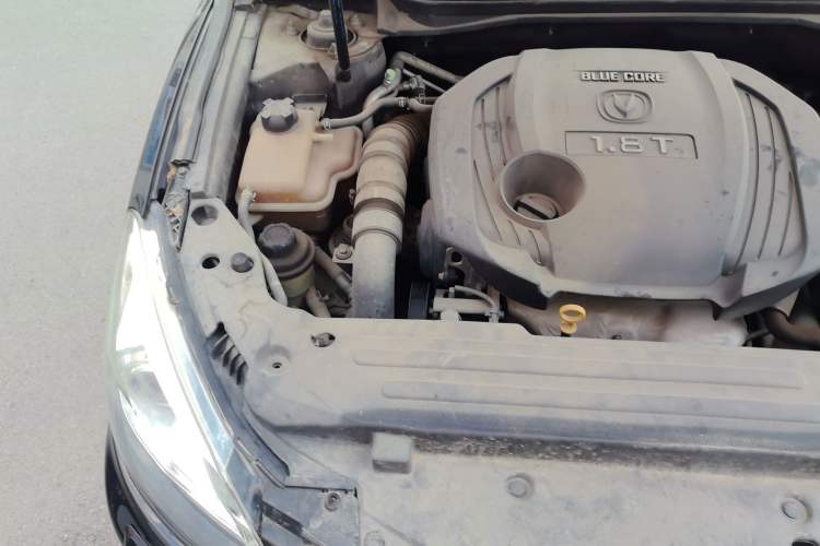 Used CHANGAN Raeton 2013 1.8T Automatic Flagship Model China IV Standard Engine Bay Right