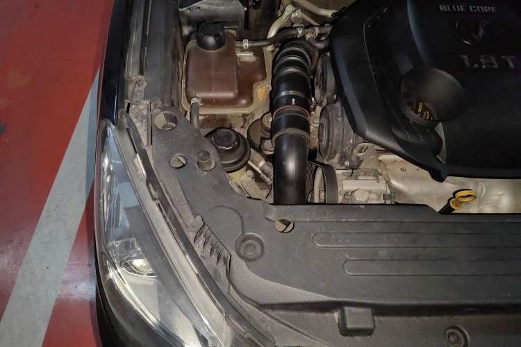 Used CHANGAN Raeton 2013 1.8T Automatic Prestige Model China IV Standard Engine Bay Right