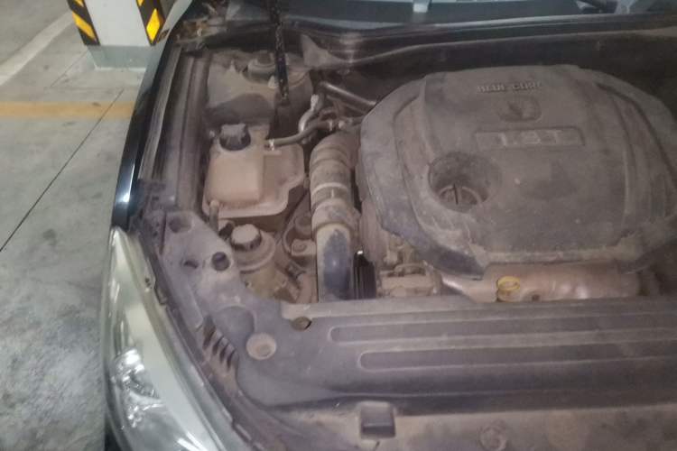 Used CHANGAN Raeton 2013 1.8T Automatic Prestige Model China IV Standard Engine Bay Right