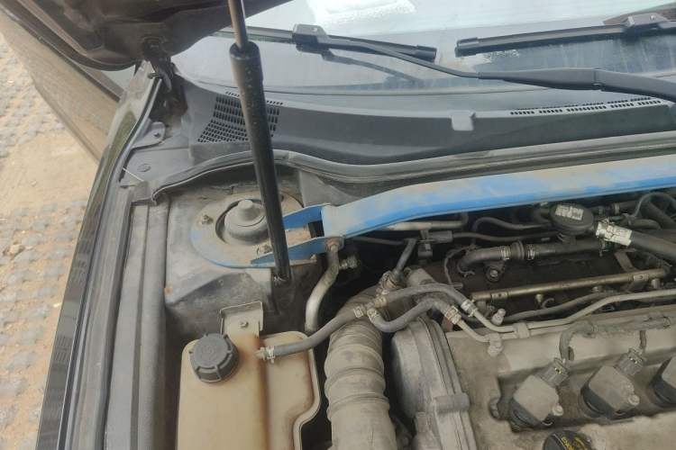Used CHANGAN Raeton 2013 1.8T Automatic Prestige Model China IV Standard Engine Bay Right