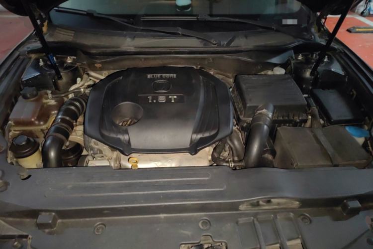 Used CHANGAN Raeton 2013 1.8T Automatic Prestige Model China IV Standard Engine Bay