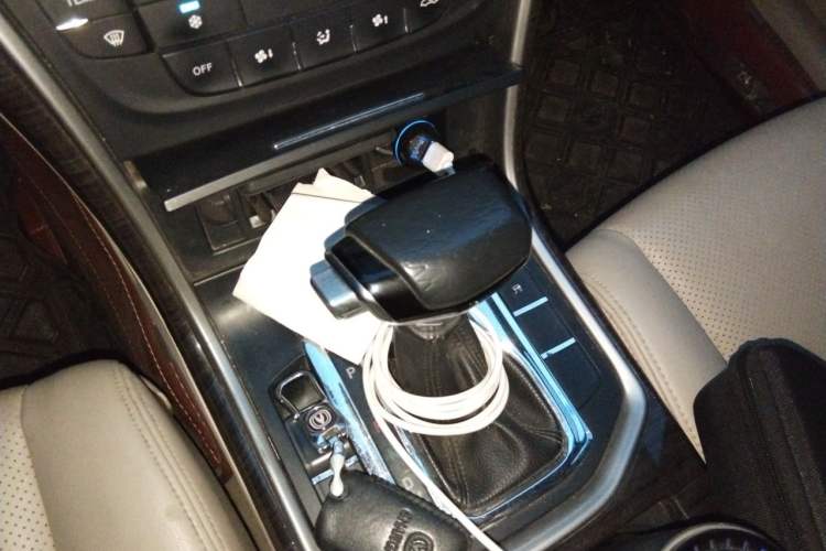 Used CHANGAN Raeton 2013 1.8T Automatic Prestige Model China IV Standard Gear Lever