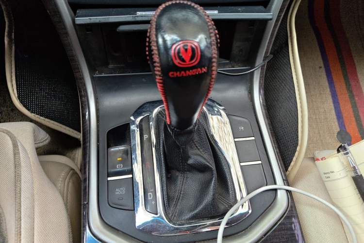 Used CHANGAN Raeton 2013 1.8T Automatic Prestige Model China V Standard Gear Lever