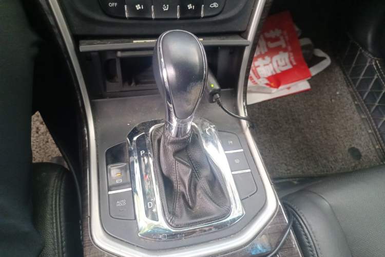 Used CHANGAN Raeton 2013 1.8T Automatic Flagship Model China IV Standard Gear Lever