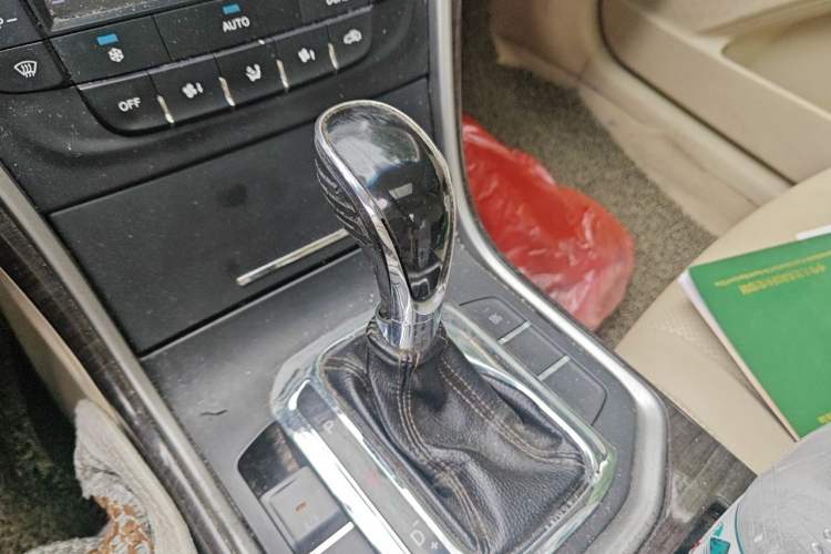 Used CHANGAN Raeton 2013 1.8T Automatic Elite Model China IV Standard Gear Lever