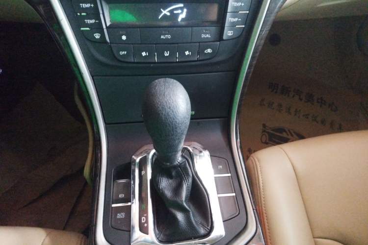 Used CHANGAN Raeton 2013 1.8T Automatic Elite Model China IV Standard Gear Lever