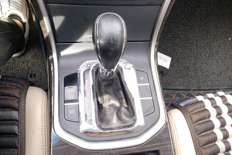 Used CHANGAN Raeton 2013 1.8T Automatic Elite Model China V Standard Gear Lever