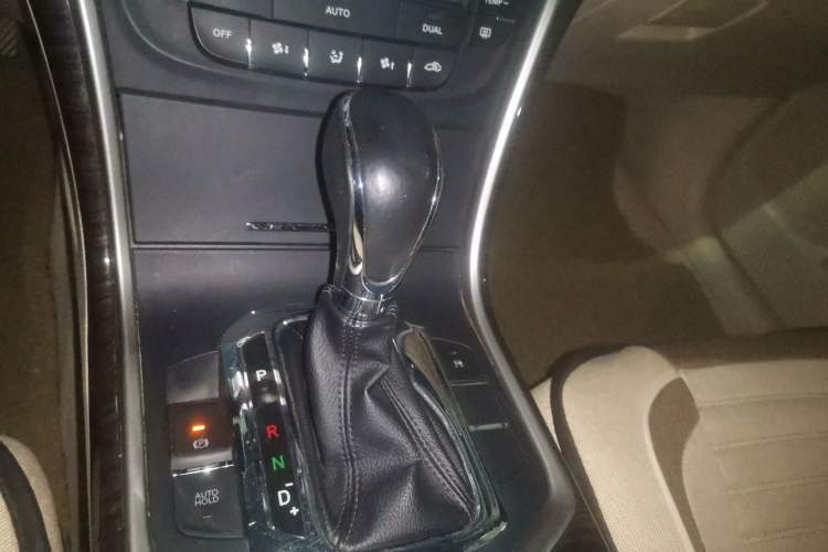 Used CHANGAN Raeton 2013 1.8T Automatic Prestige Model China IV Standard Gear Lever