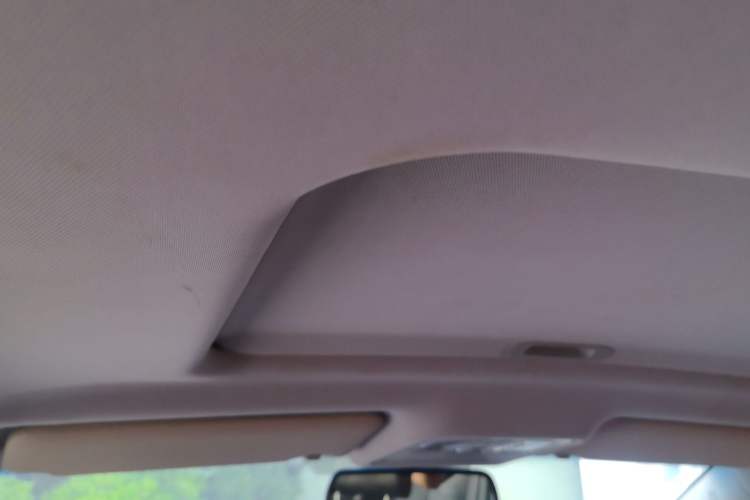 Used CHANGAN Raeton 2013 1.8T Automatic Flagship Model China IV Standard Headliner