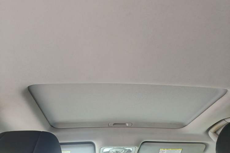 Used CHANGAN Raeton 2013 1.8T Automatic Flagship Model China IV Standard Headliner