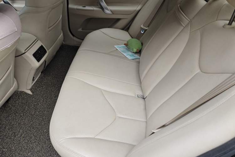 Used CHANGAN Raeton 2013 1.8T Automatic Elite Model China IV Standard Left Rear Seat