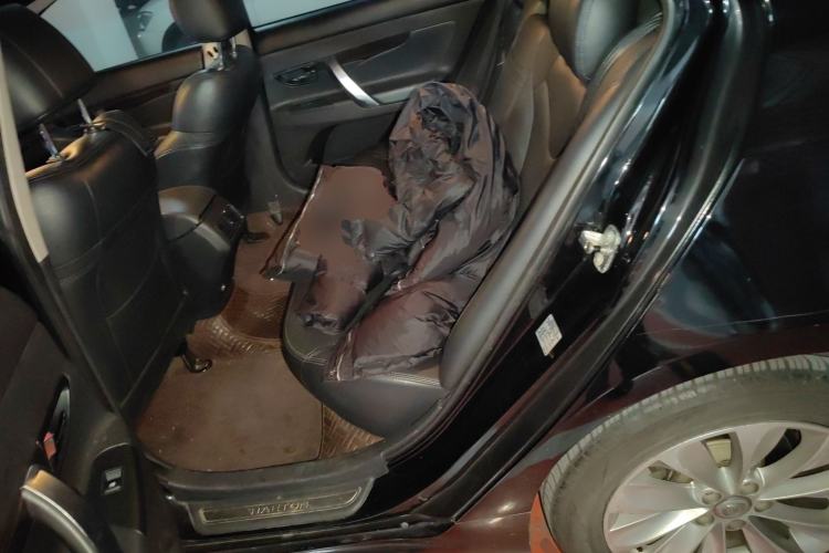 Used CHANGAN Raeton 2013 1.8T Automatic Prestige Model China IV Standard Left Rear Seat