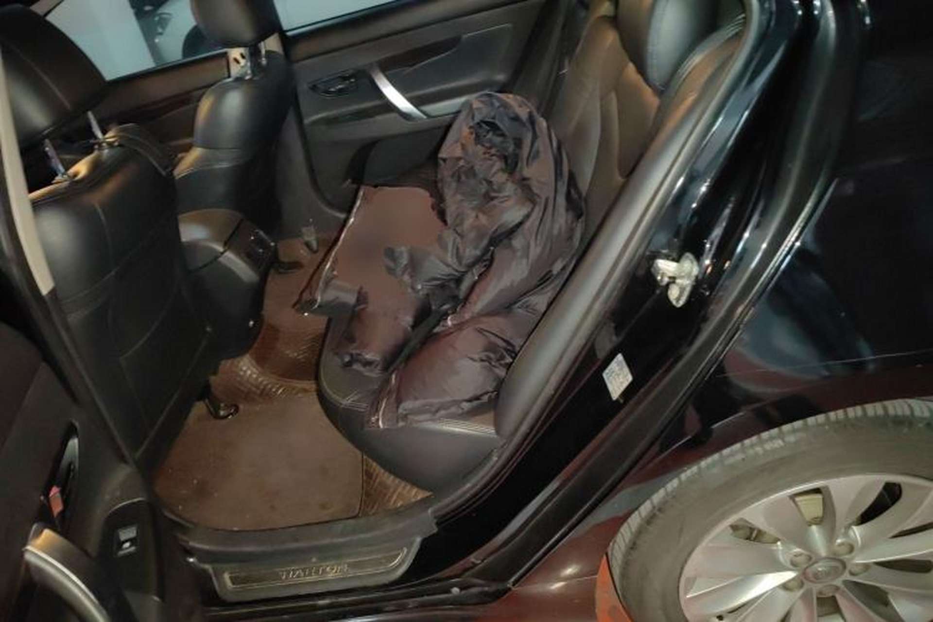 Used CHANGAN Raeton 2013 1.8T Automatic Prestige Model China IV Standard Left Rear Seat