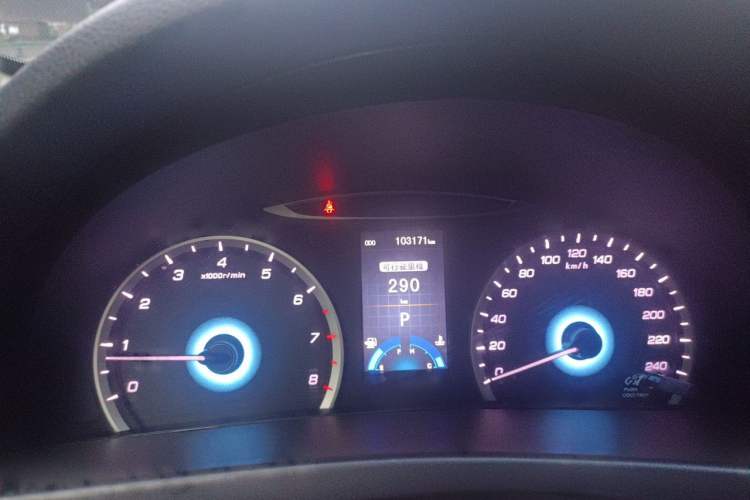 Used CHANGAN Raeton 2013 1.8T Automatic Prestige Model China V Standard Odometer Close Up