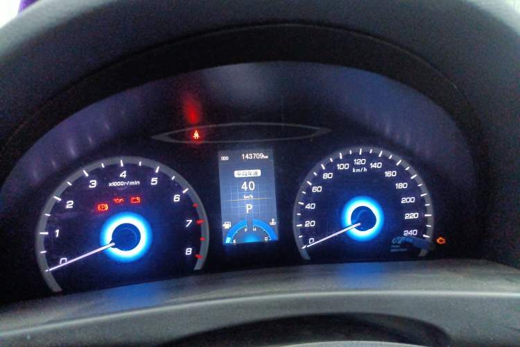 Used CHANGAN Raeton 2013 1.8T Automatic Prestige Model China IV Standard Odometer Close Up