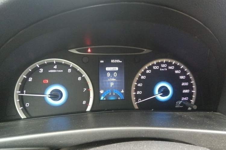 Used CHANGAN Raeton 2013 1.8T Automatic Elite Model China IV Standard Odometer Close Up