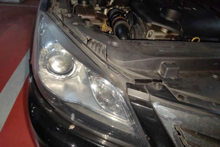 Used CHANGAN Raeton 2013 1.8T Automatic Prestige Model China IV Standard Right Front Headlight