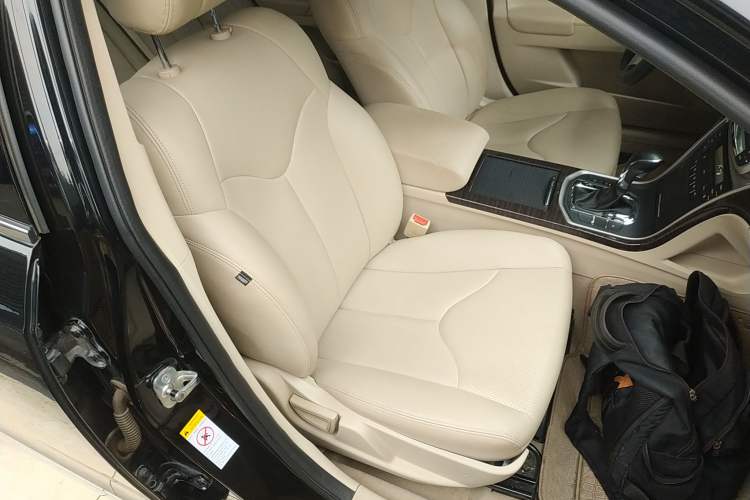 Used CHANGAN Raeton 2013 1.8T Automatic Prestige Model China IV Standard Right Front Seat