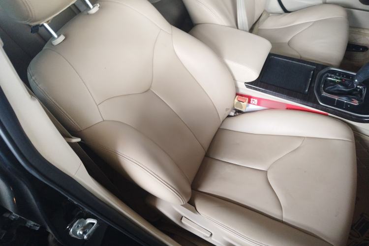 Used CHANGAN Raeton 2013 1.8T Automatic Elite Model China IV Standard Right Front Seat