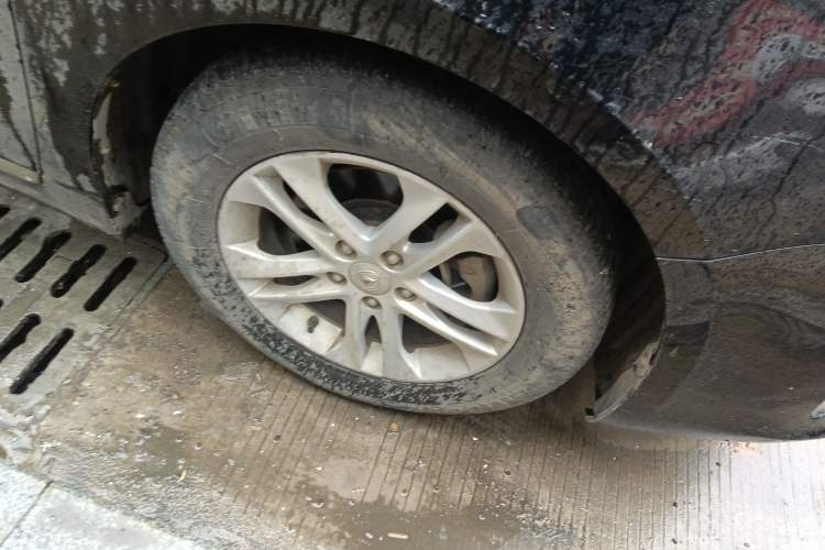 Used CHANGAN Raeton 2013 1.8T Automatic Elite Model China IV Standard Right Front Wheel Hub