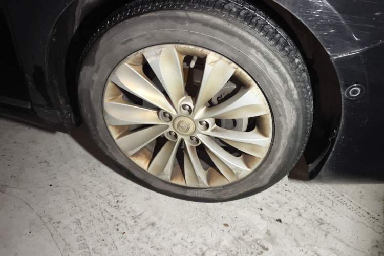 Used CHANGAN Raeton 2013 1.8T Automatic Prestige Model Right Front Wheel Hub